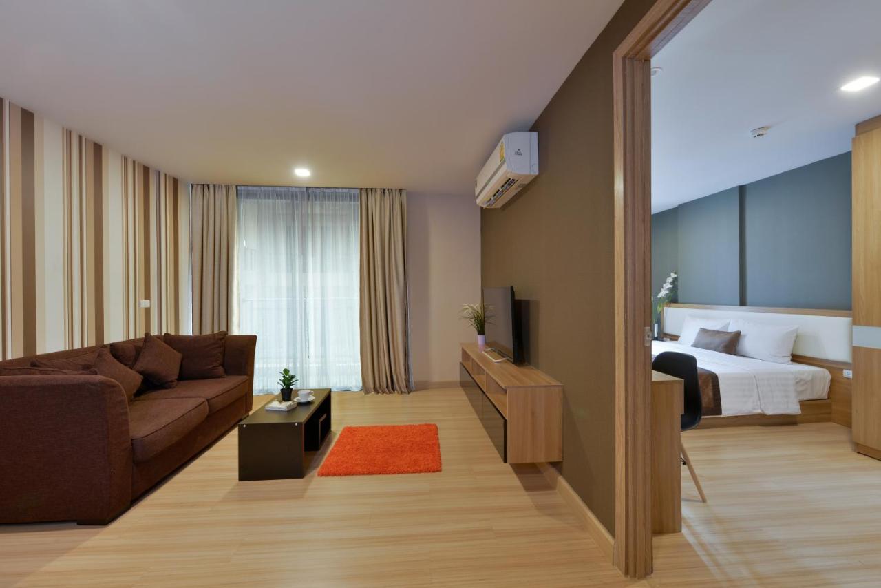 Ramada By Wyndham Bangkok Ten Ekamai Residences Exterior photo